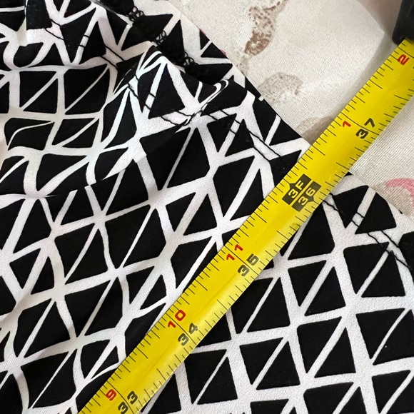 Like New “Liz Claiborne” Dress - Picture 9 of 9